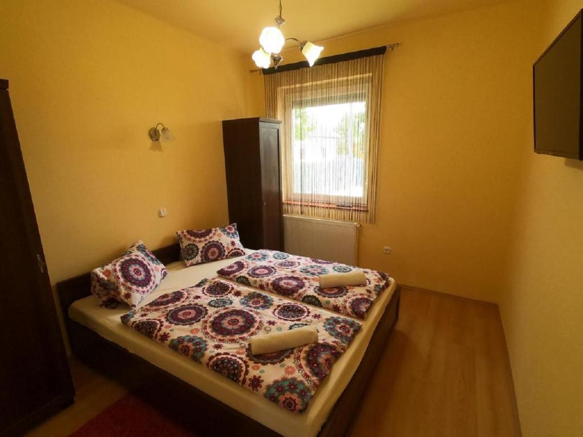 Pandora Pool Apartman Hajdúszoboszló Exterior foto
